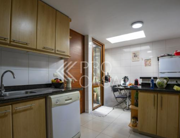 2025-10-10 13_25_10-WhatsApp